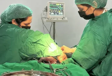Dr Azka in OT